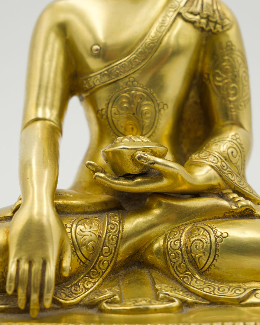 Shakyamuni Buddha with Gold Finish | For Enlightenment and Buddhist teachings